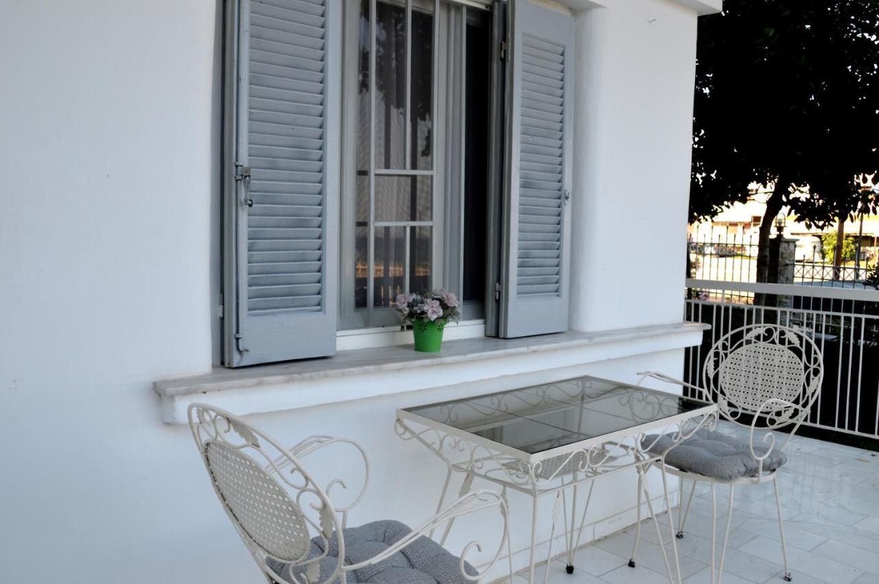 Antony Apartment *
