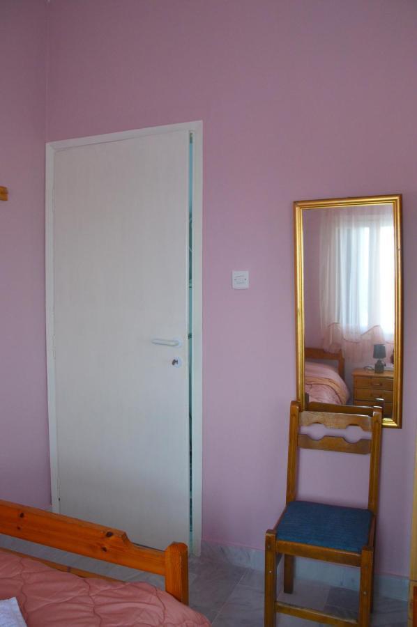 Antony Apartment *