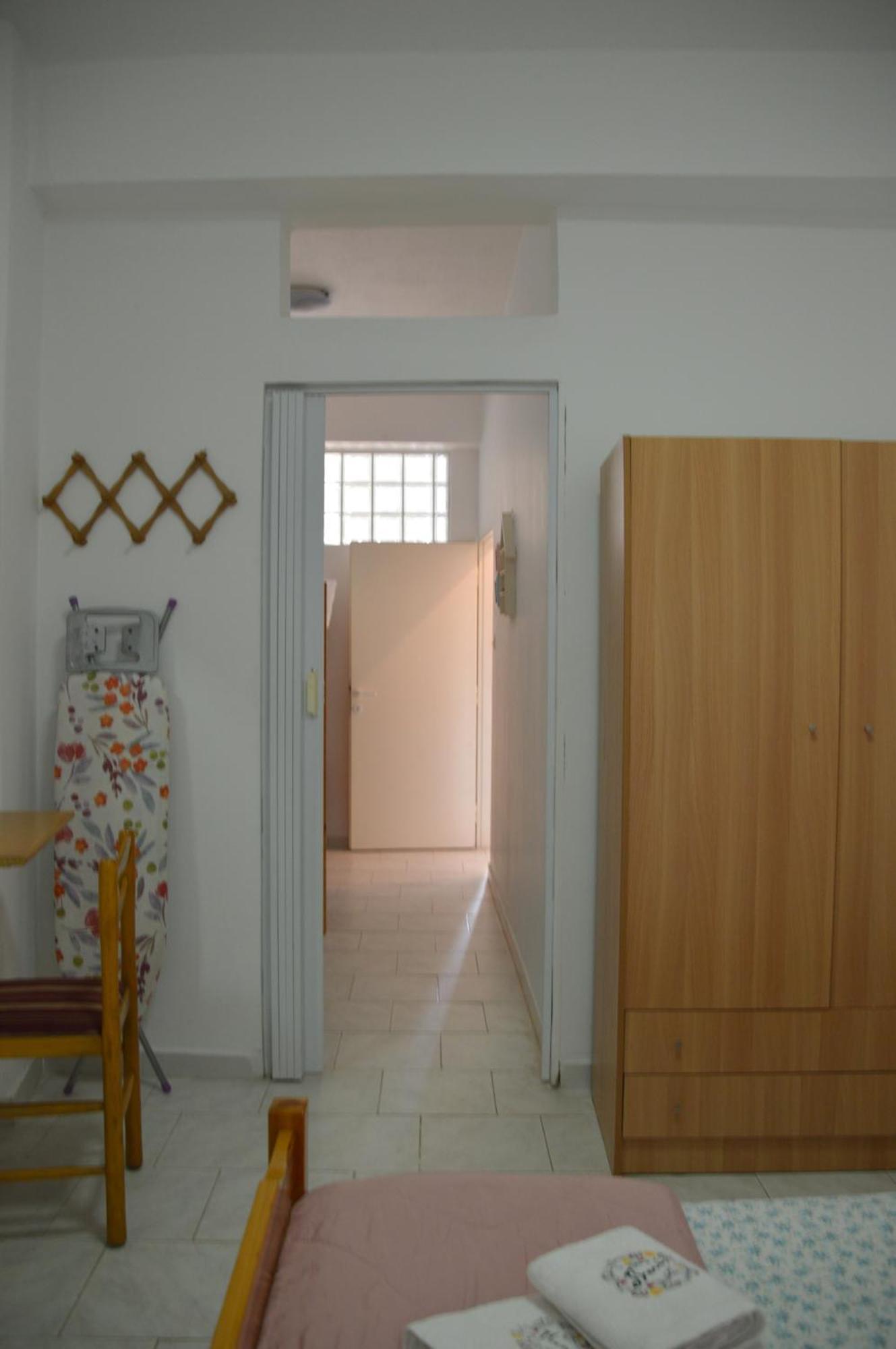 Antony Apartment *